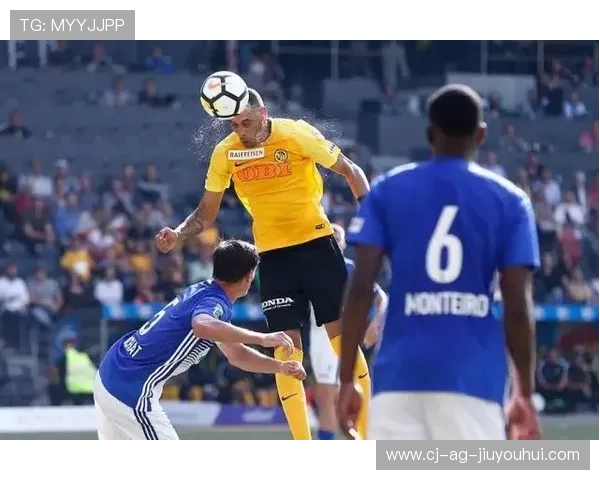 足球解说员卢塞恩：激情解说与深度分析的完美结合